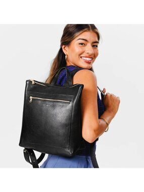 PORTLAND LEATHER Womens Large Black Leather Zip Top Backpack
